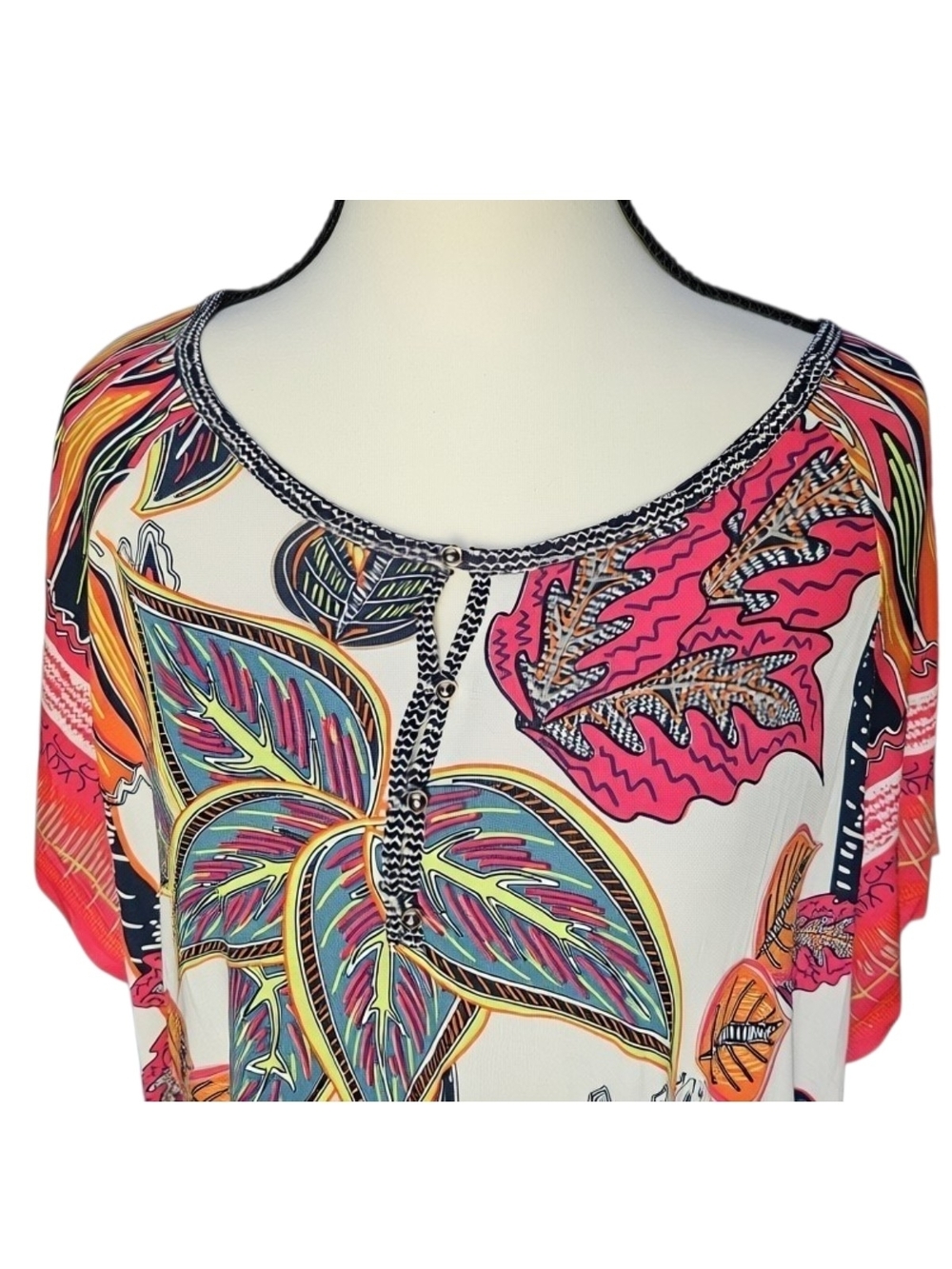 Soft Surroundings Tigerwood Placed Print Tunic Top in Ecru Multi - Picture 6 of 9